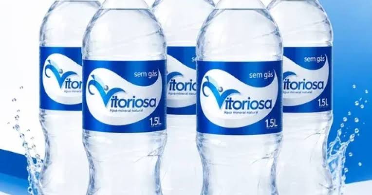 Anvisa interdita água mineral da marca Vitoriosa por conter coliformes