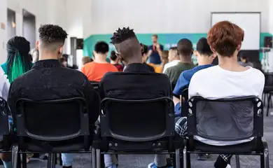 Feira em SP reúne programas de intercâmbio e bolsas esportivas