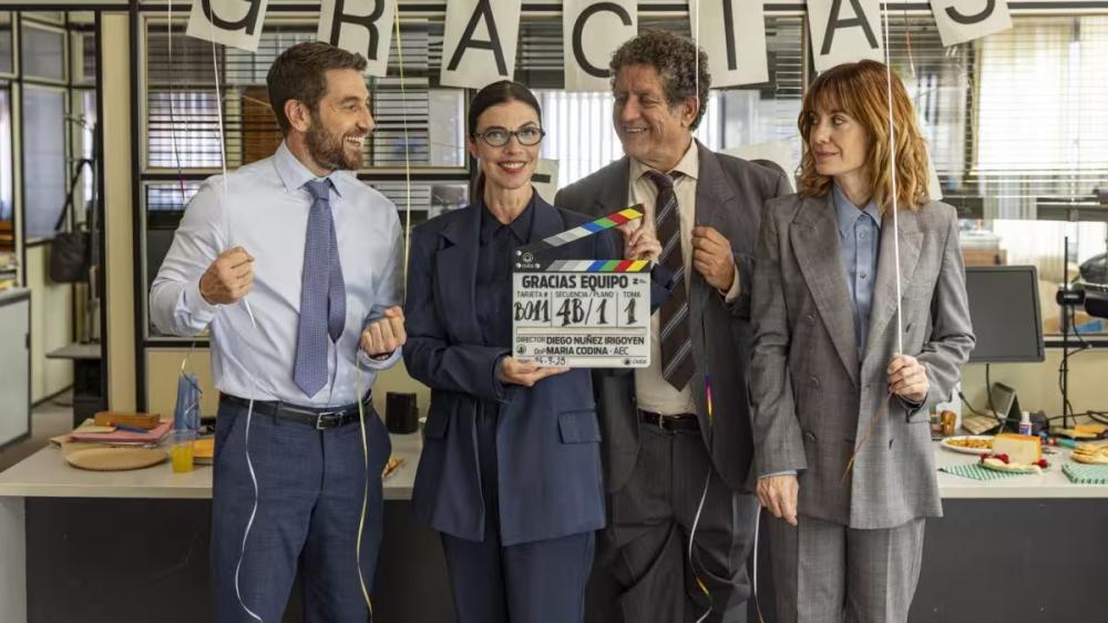 Vamos, Time! transforma demissão em comédia ácida na Netflix