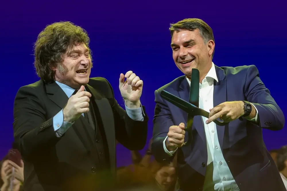 Milei celebra resultado de Flávio e projeta parceria com o Brasil