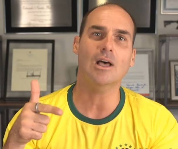 Moraes determina emissão de mandado de prisão contra Eduardo Bolsonaro